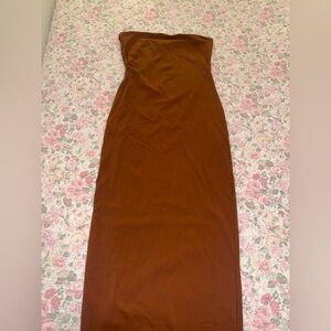 Brown strapless fitted dress (M)
